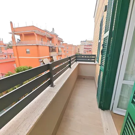 Attico Urbano Terrazza Su Metro A Cornelia Appartamento Roma