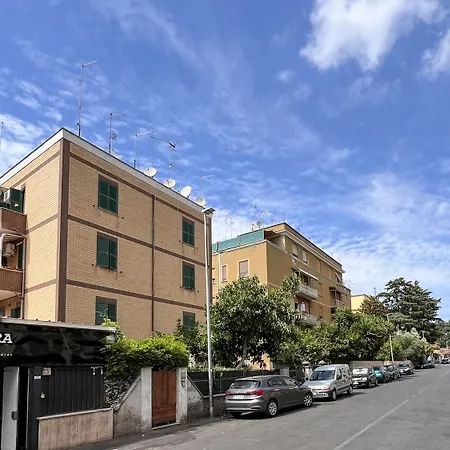 Attico Urbano Terrazza Su Metro A Cornelia 罗马