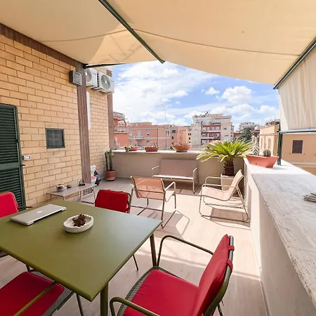 Apartment Attico Urbano Terrazza Su Metro A Cornelia